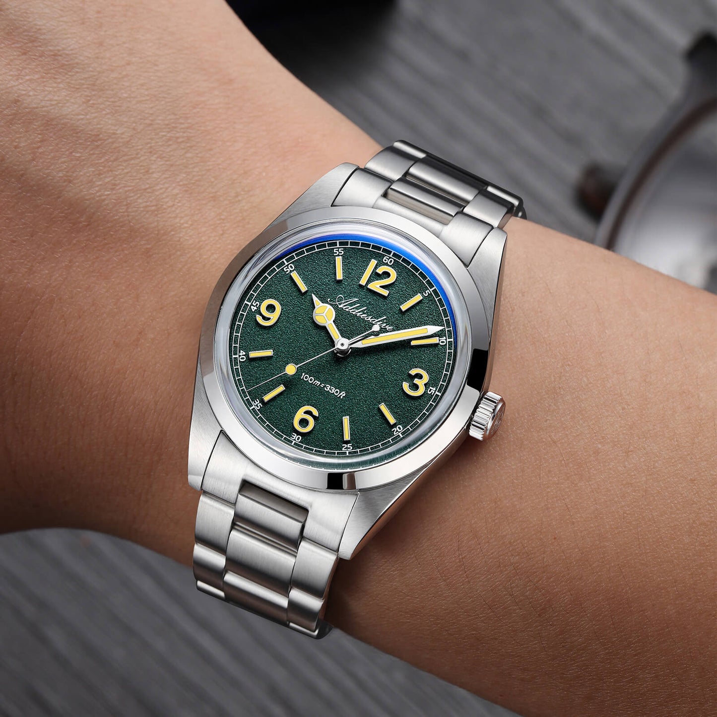 Esfera texturizada estilo arena – ADDIESDIVE AD2518 Reloj de campo VH31 de 36 mm