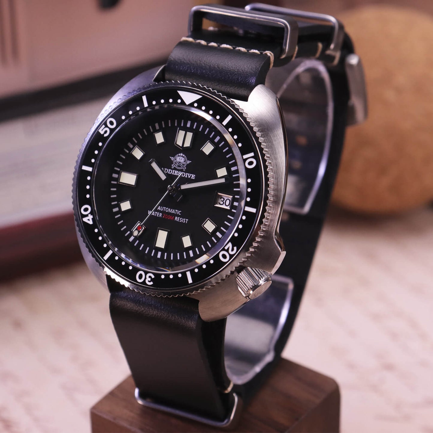 ADDIESDIVE® Reloj de buceo automático Captain Willard 200M( MY-H8)-divers watch-Esfera negra con correa de acero-