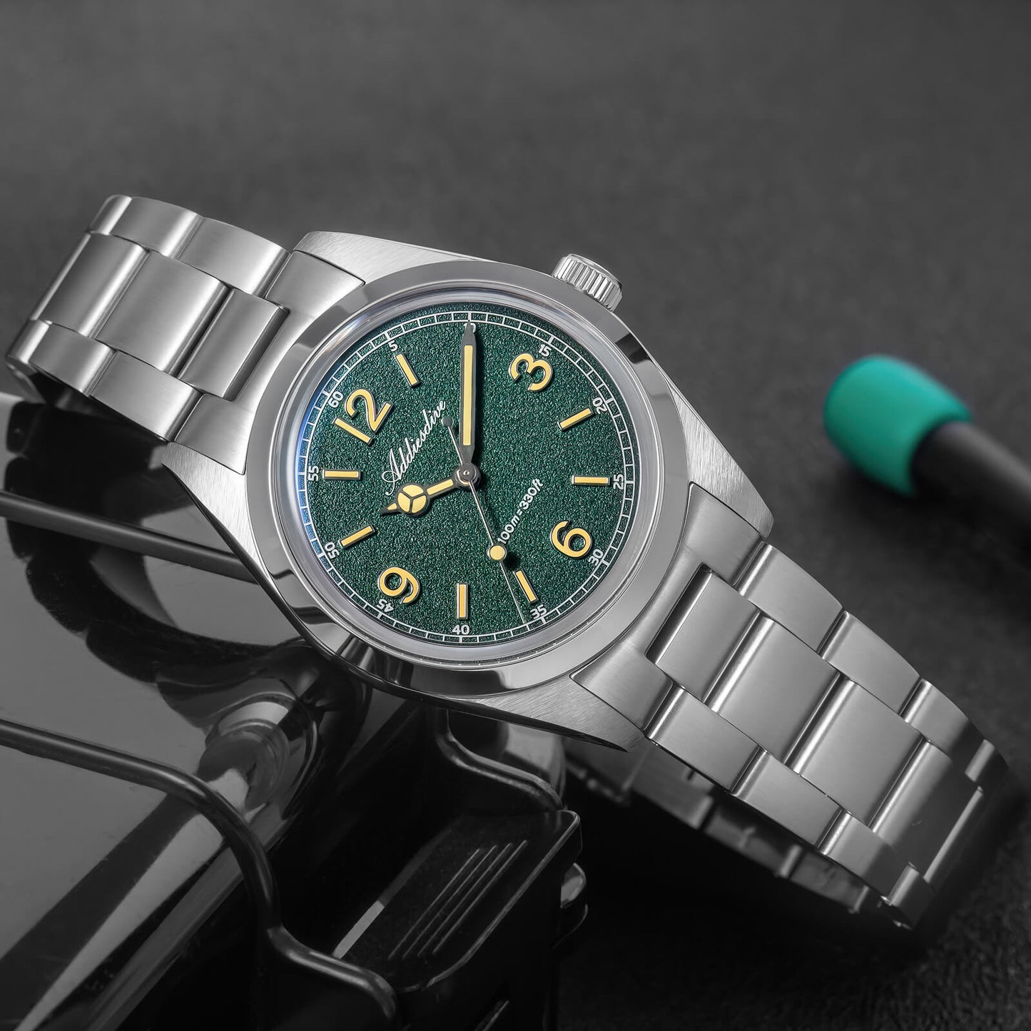 Esfera texturizada estilo arena – ADDIESDIVE AD2518 Reloj de campo VH31 de 36 mm