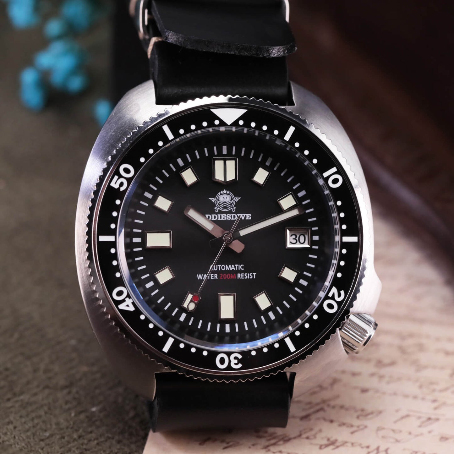 ADDIESDIVE® Reloj de buceo automático Captain Willard 200M( MY-H8)-divers watch-Esfera negra con correa de acero-