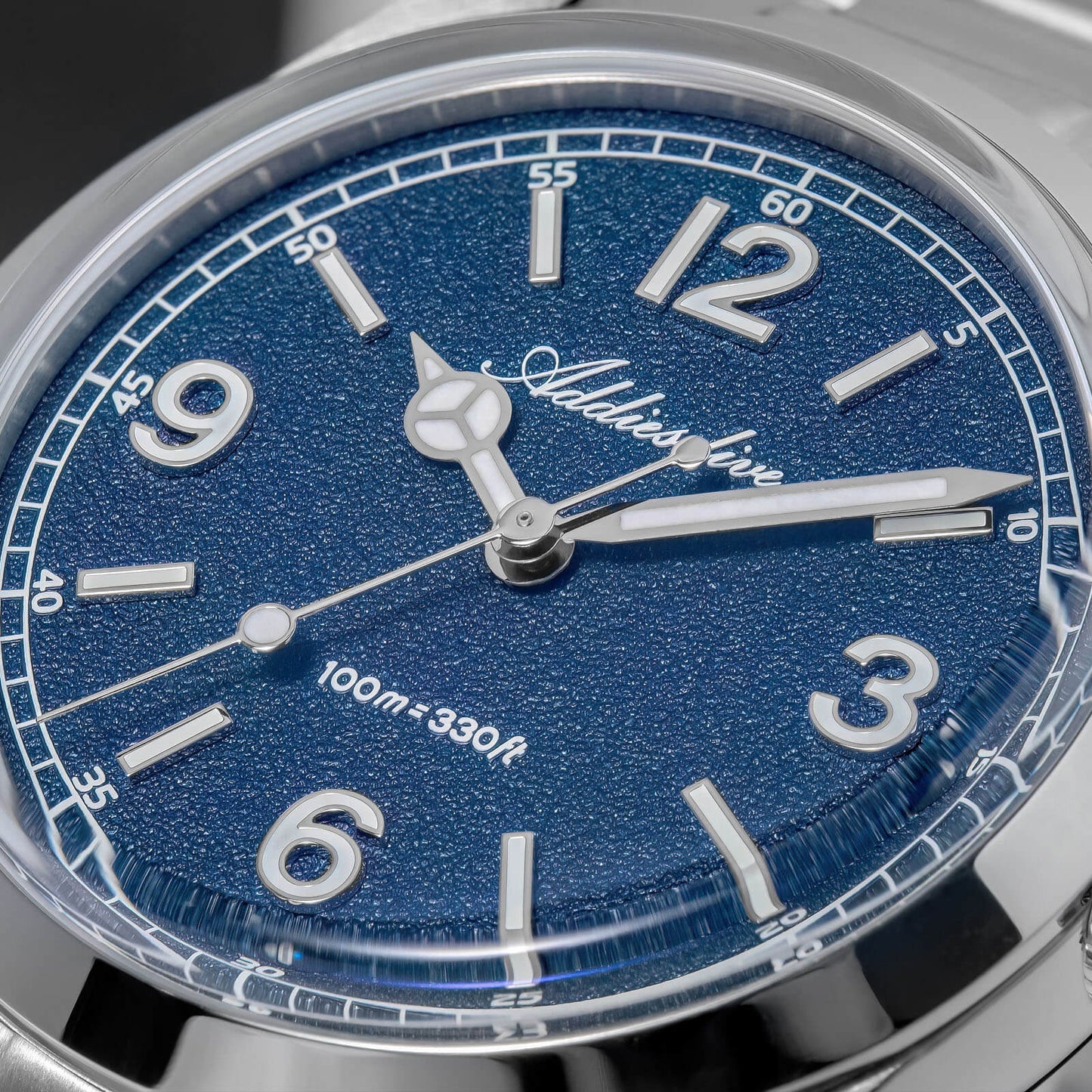 Esfera texturizada estilo arena – ADDIESDIVE AD2518 Reloj de campo VH31 de 36 mm