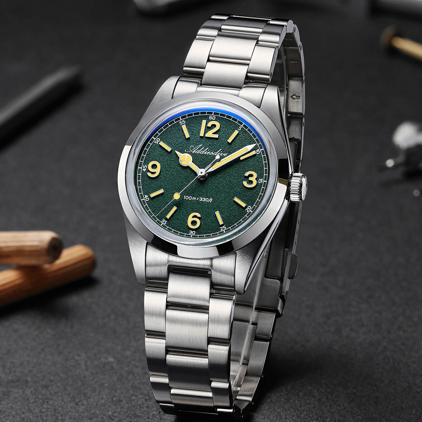 Esfera texturizada estilo arena – ADDIESDIVE AD2518 Reloj de campo VH31 de 36 mm