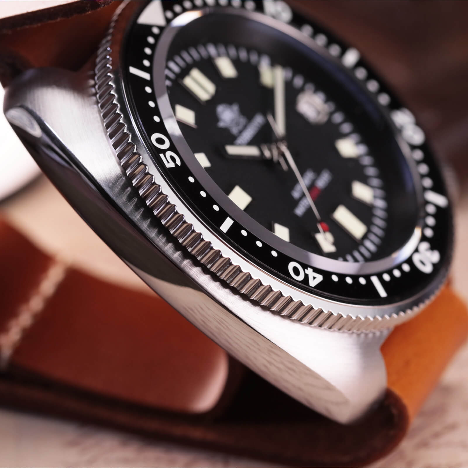 ADDIESDIVE® Reloj de buceo automático Captain Willard 200M( MY-H8)-divers watch-Esfera negra con correa de acero-