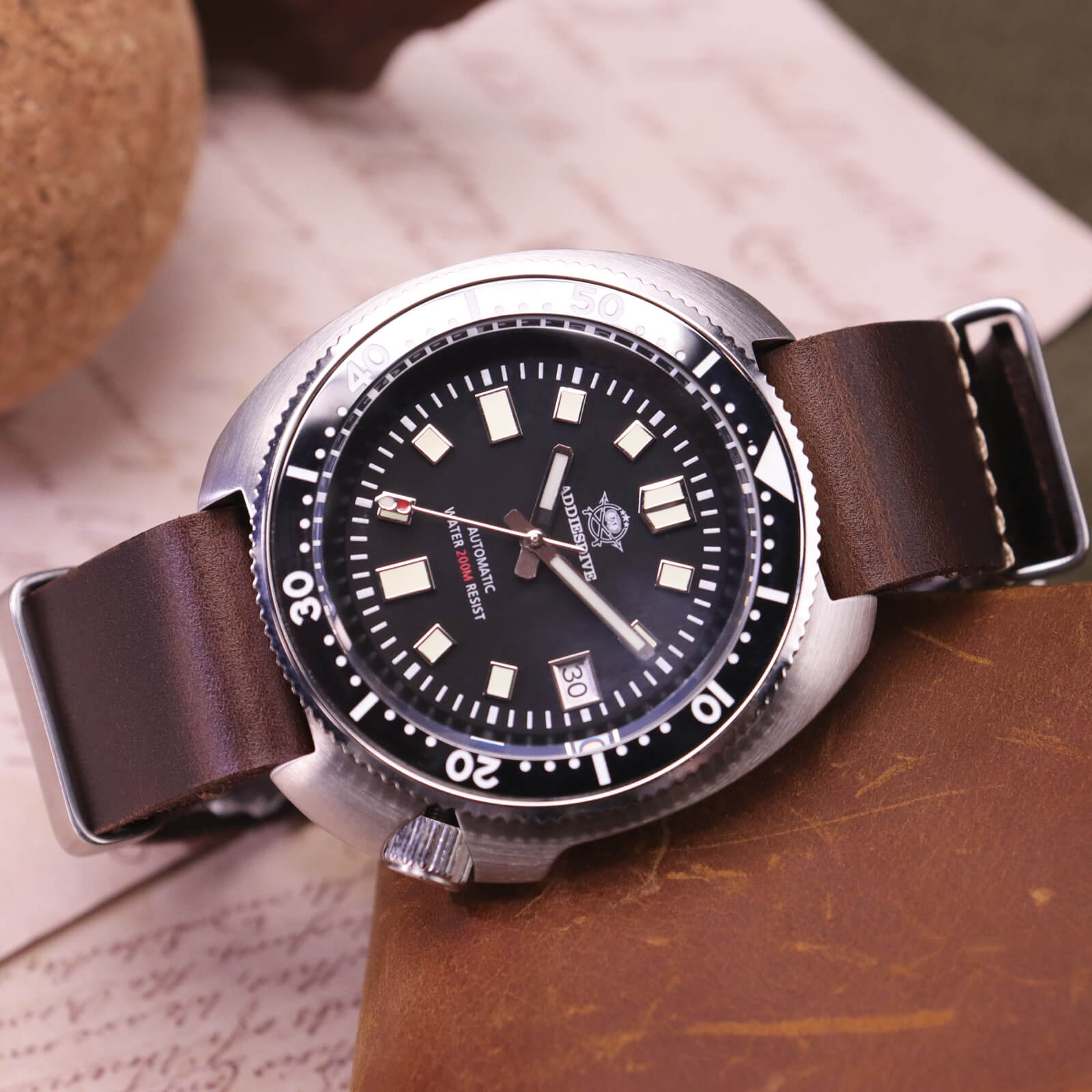 ADDIESDIVE® Reloj de buceo automático Captain Willard 200M( MY-H8)-divers watch-Esfera negra con correa de acero-