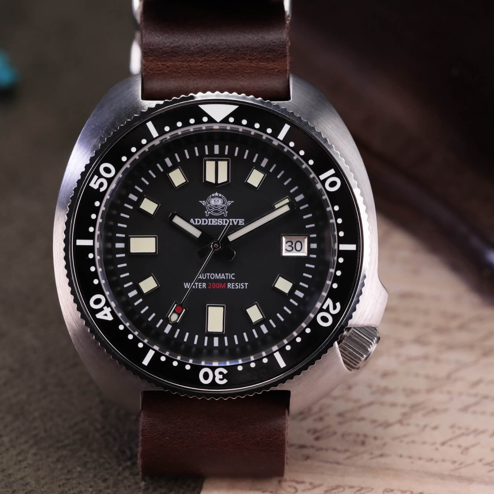 ADDIESDIVE® Reloj de buceo automático Captain Willard 200M( MY-H8)-divers watch-Esfera negra con correa de acero-