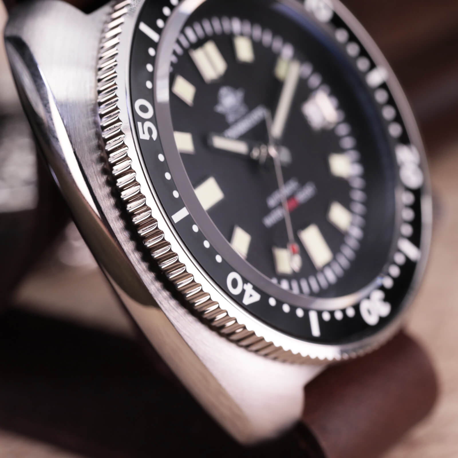 ADDIESDIVE® Reloj de buceo automático Captain Willard 200M( MY-H8)-divers watch-Esfera negra con correa de acero-