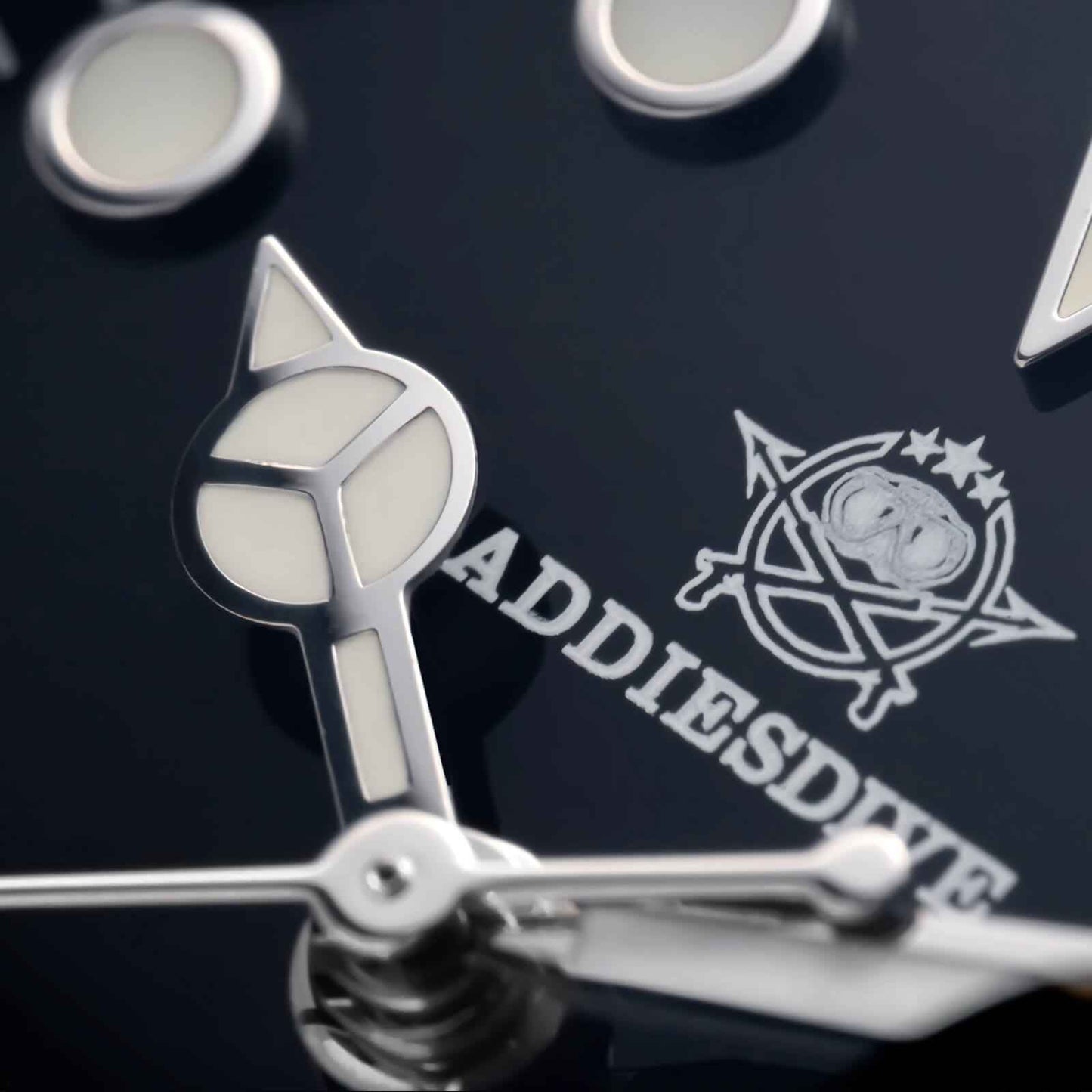 ADDIESDIVE Reloj de buceo de lujo Water Ghost GMT Reloj de cuarzo AD2050-con calendario