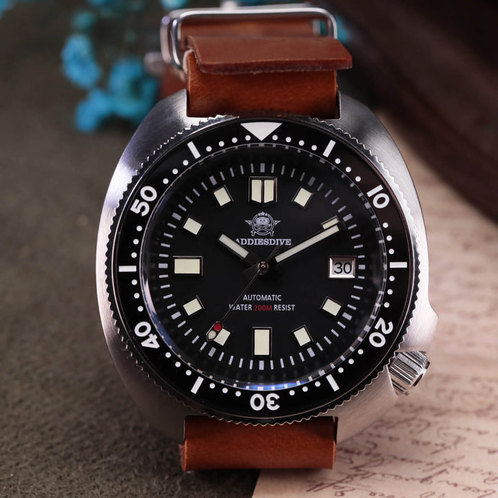 ADDIESDIVE® Reloj de buceo automático Captain Willard 200M( MY-H8)-divers watch-Esfera negra con correa de acero-