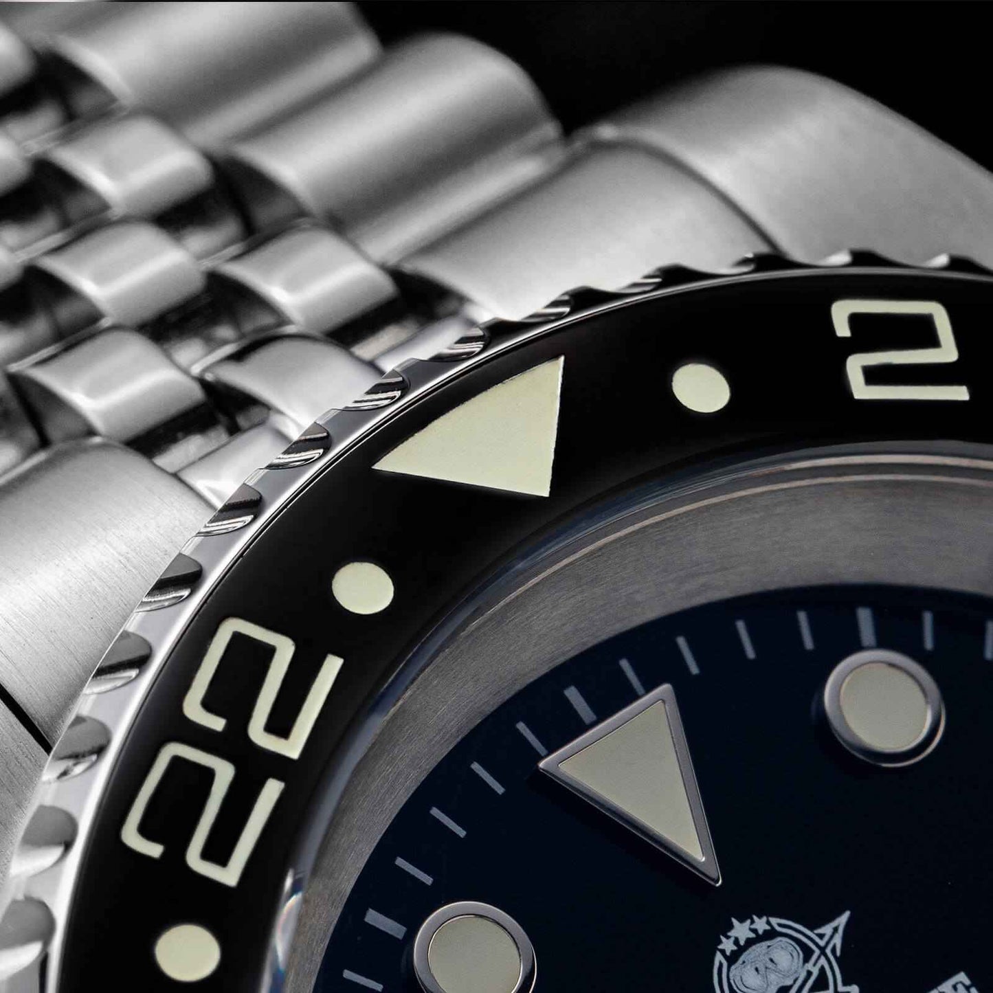 ADDIESDIVE Reloj de buceo de lujo Water Ghost GMT Reloj de cuarzo AD2050-con calendario