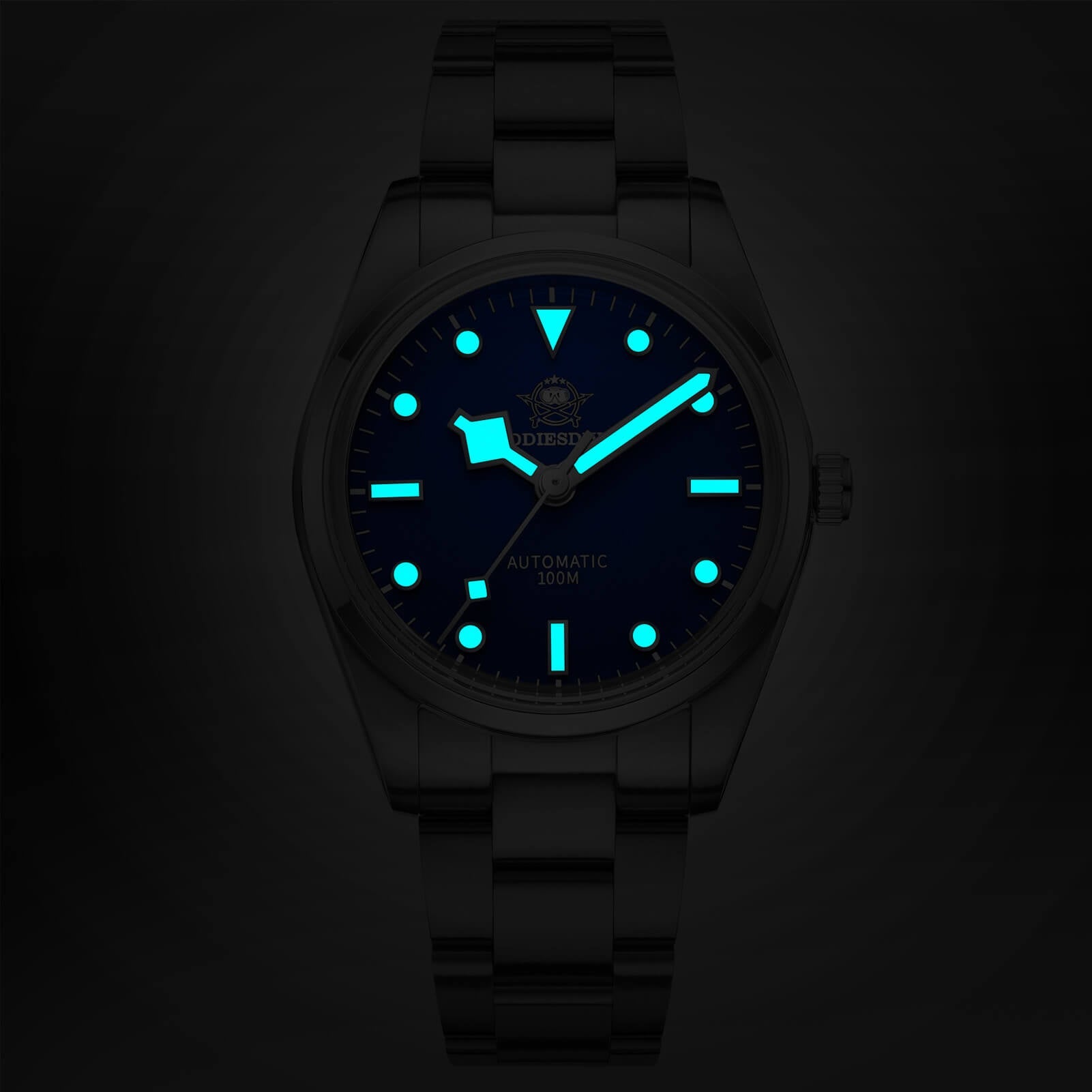 Reloj deportivo AD2113 con dimensiones compactas, grosor de 12,5 mm y asas de 20 mm